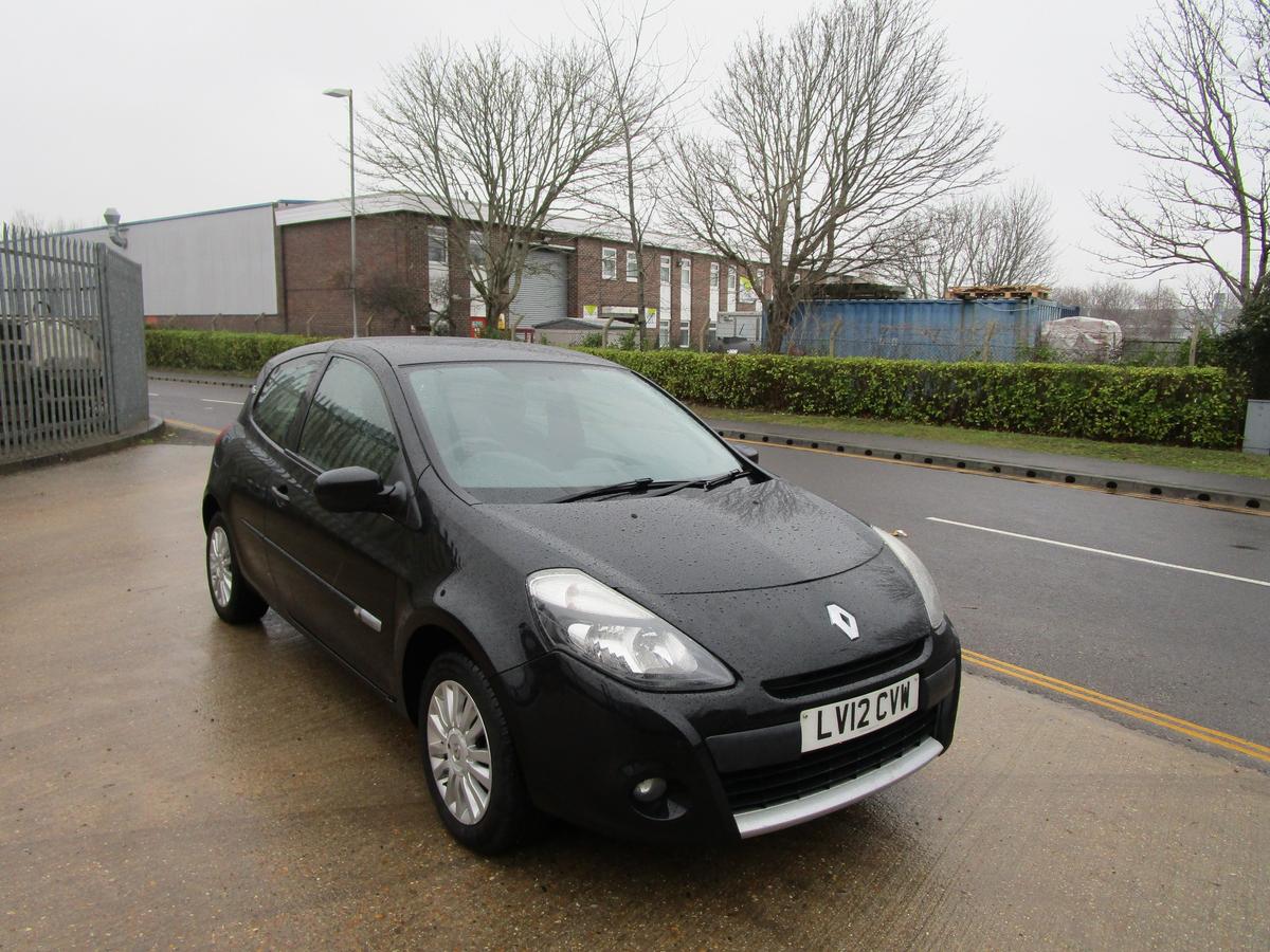 Check out this Renault Clio 2012 Petrol Manual