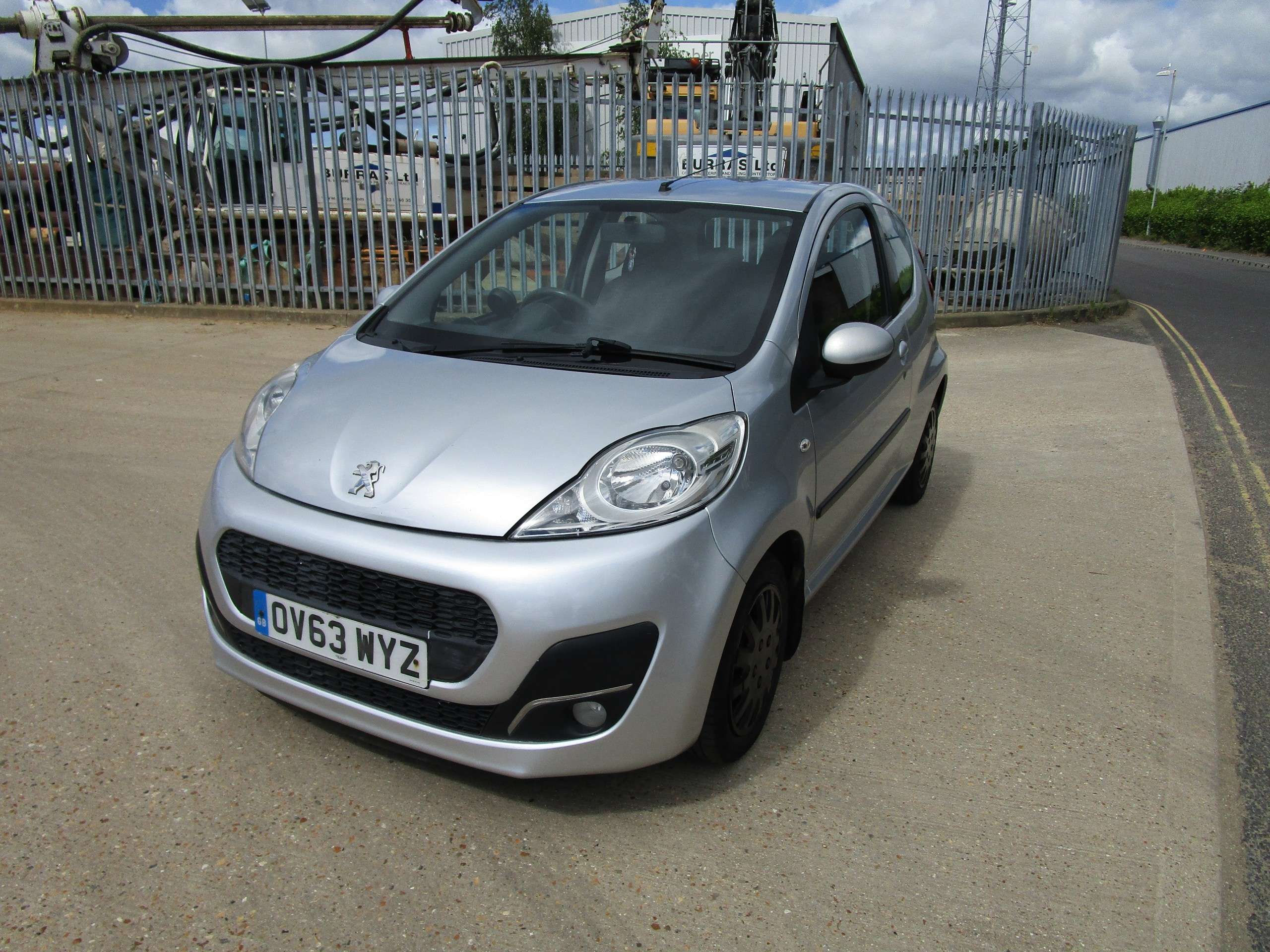 2014 PEUGEOT 107 2014 PEUGEOT 107