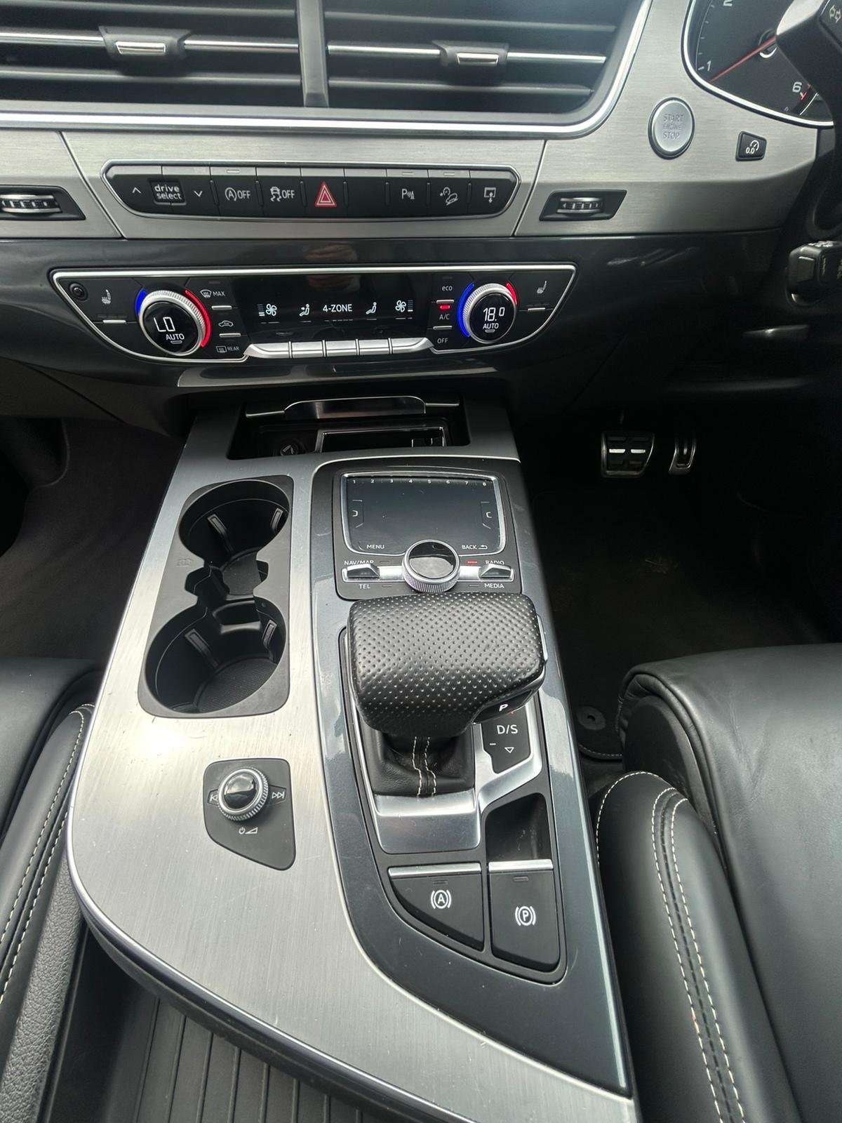 2016 AUDI Q7 2016 AUDI Q7