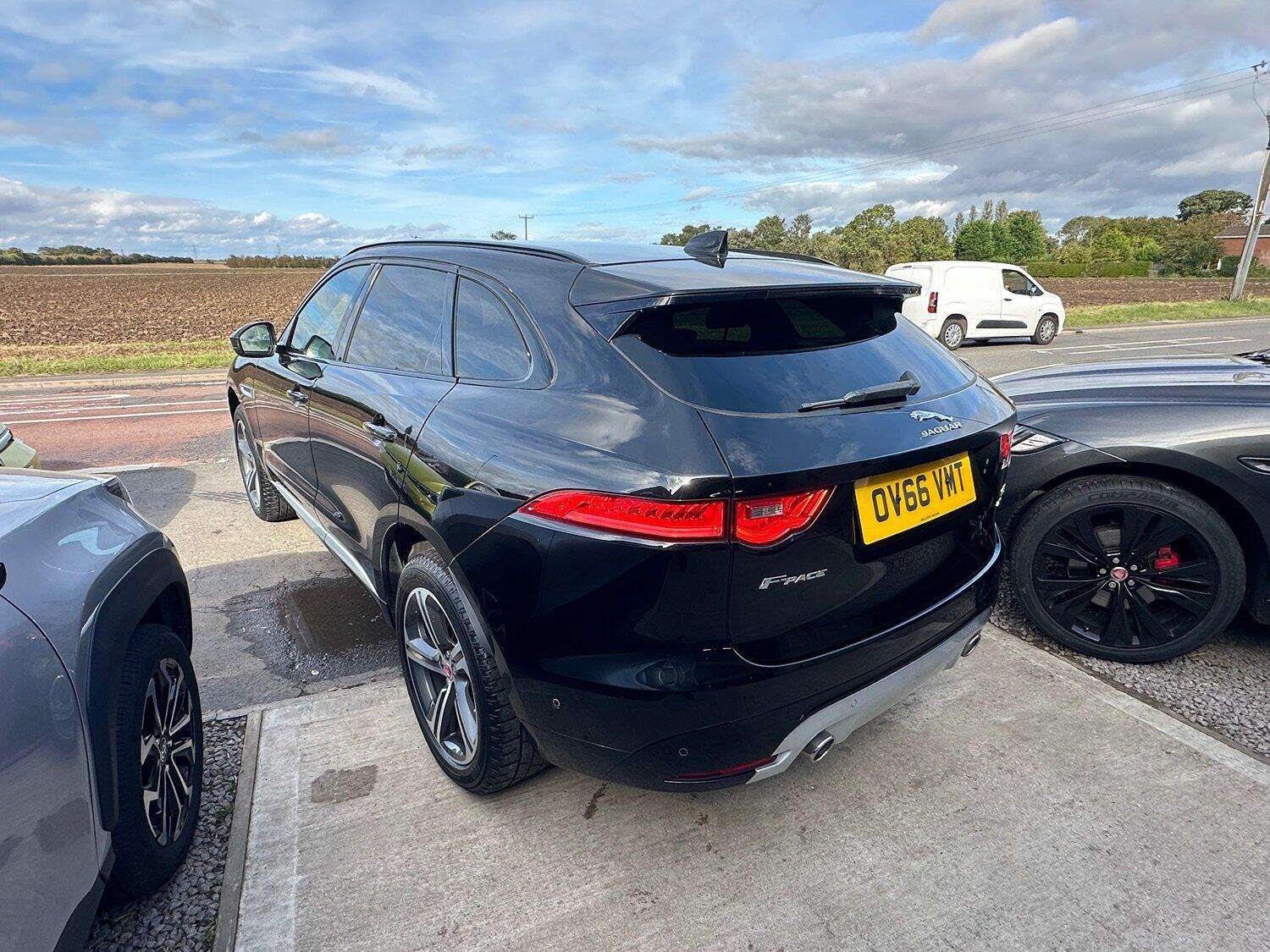 2016 JAGUAR F-PACE 2016 JAGUAR F-PACE