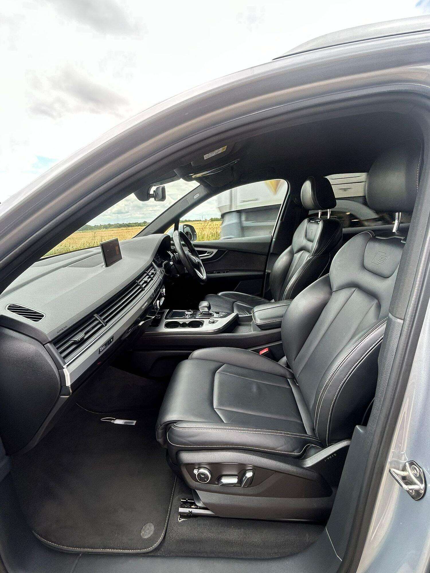 2016 AUDI Q7 2016 AUDI Q7