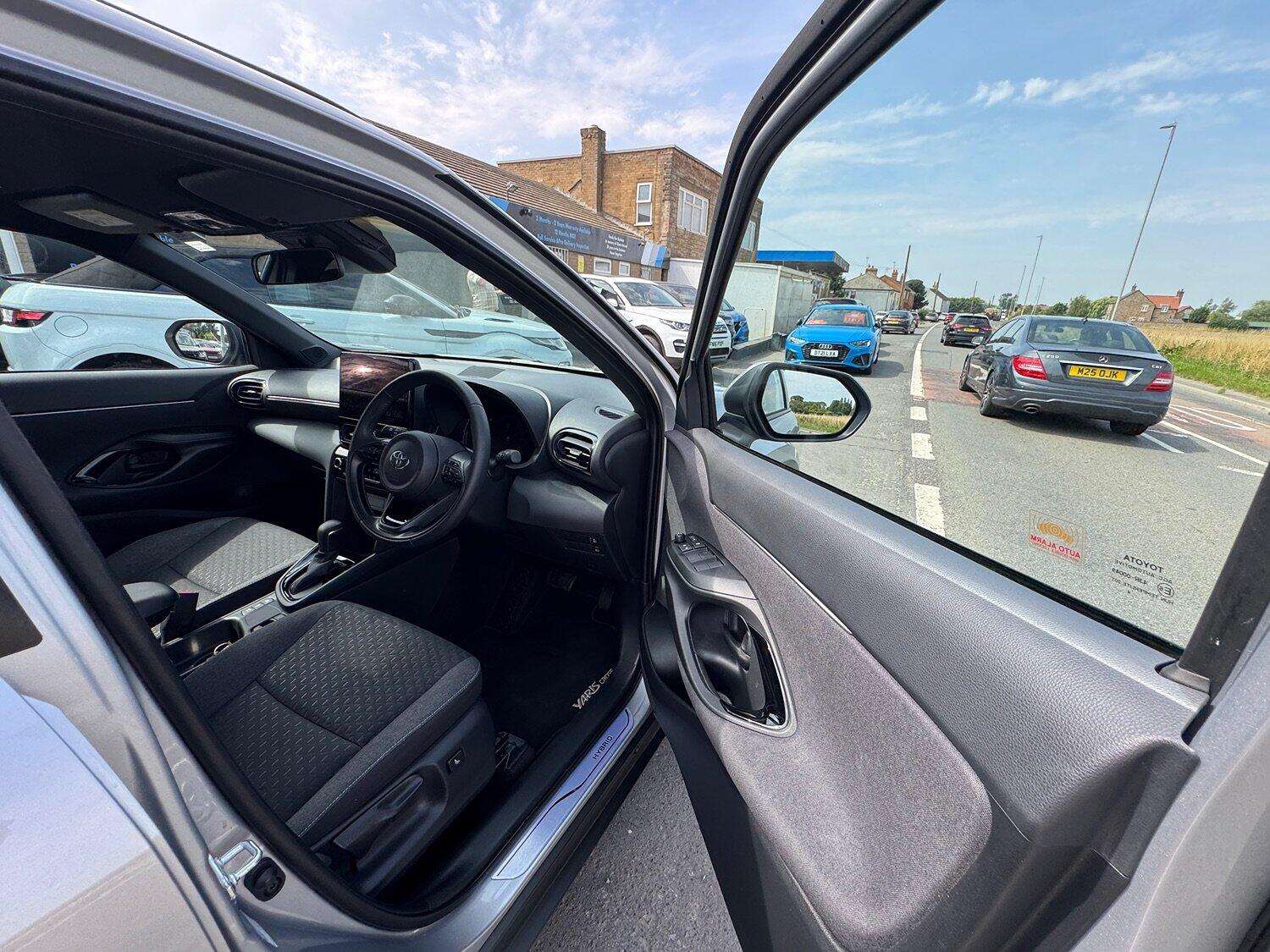 2024 TOYOTA YARIS CROSS 2024 TOYOTA YARIS CROSS