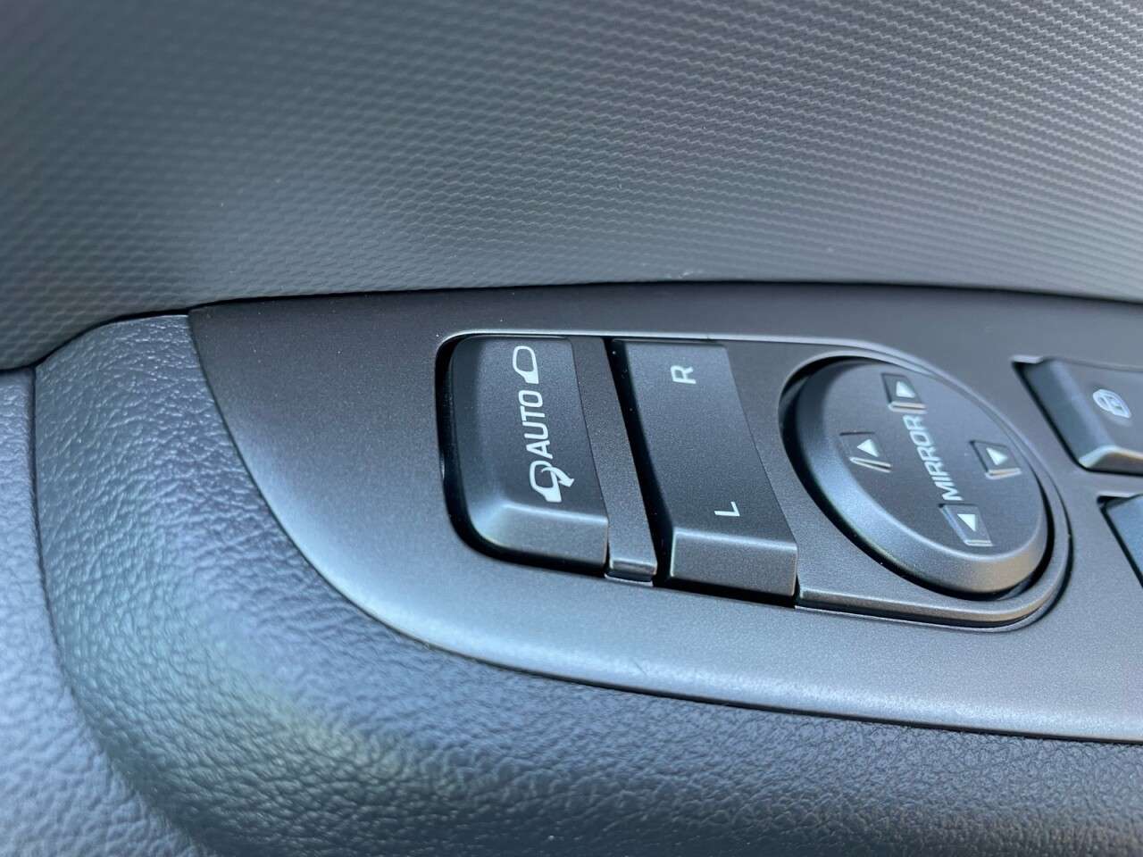 2022 HYUNDAI IONIQ 2022 HYUNDAI IONIQ