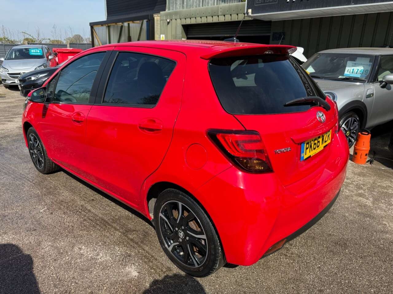 2016 TOYOTA YARIS 2016 TOYOTA YARIS