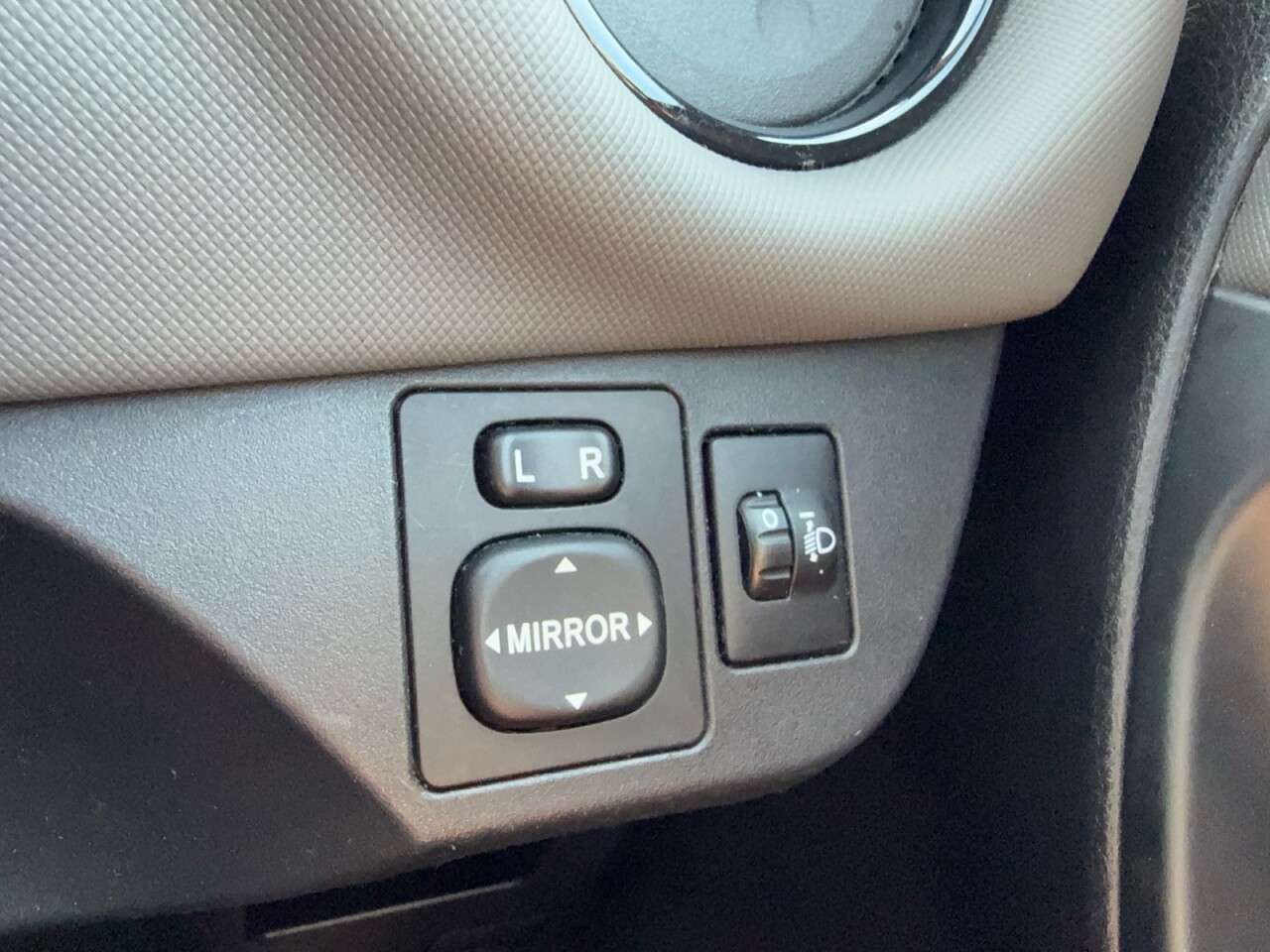 2016 TOYOTA YARIS 2016 TOYOTA YARIS