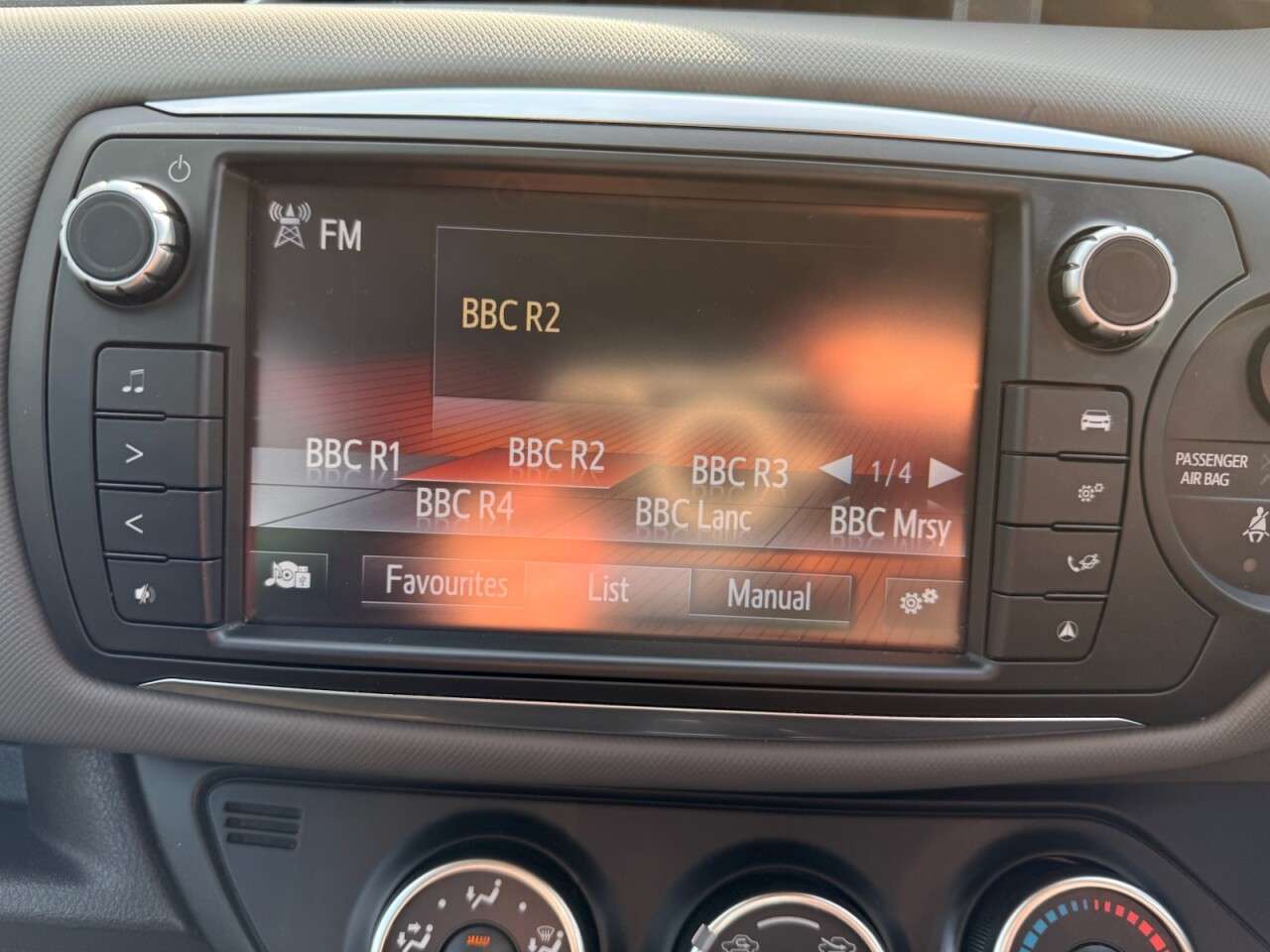 2016 TOYOTA YARIS 2016 TOYOTA YARIS