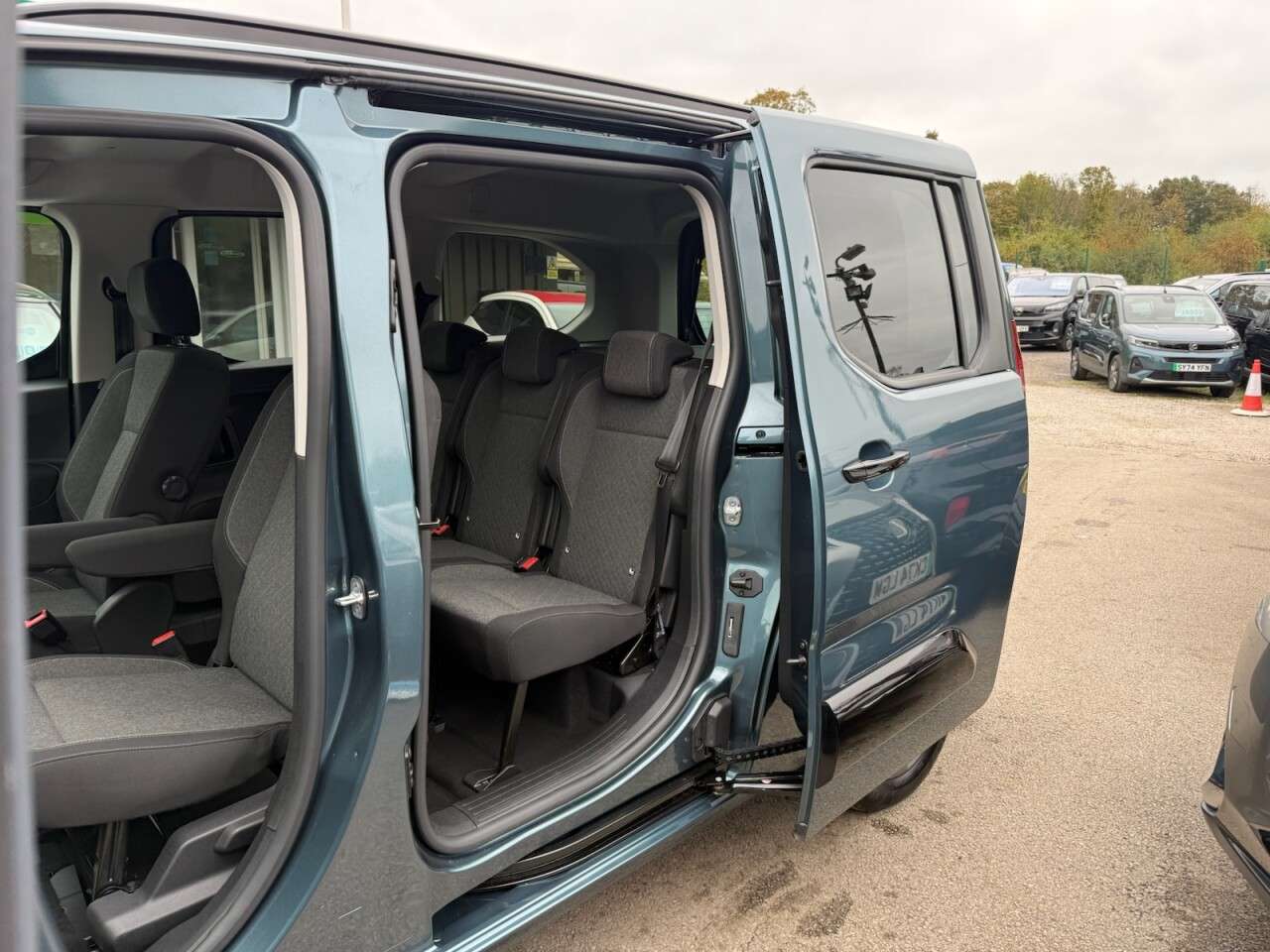 2025 VAUXHALL COMBO LIFE ELECTRIC 2025 VAUXHALL COMBO LIFE ELECTRIC