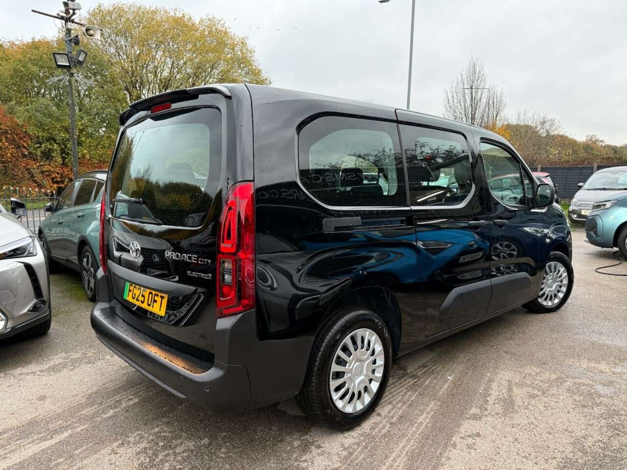 2025 TOYOTA PROACE CITY VERSO 2025 TOYOTA PROACE CITY VERSO