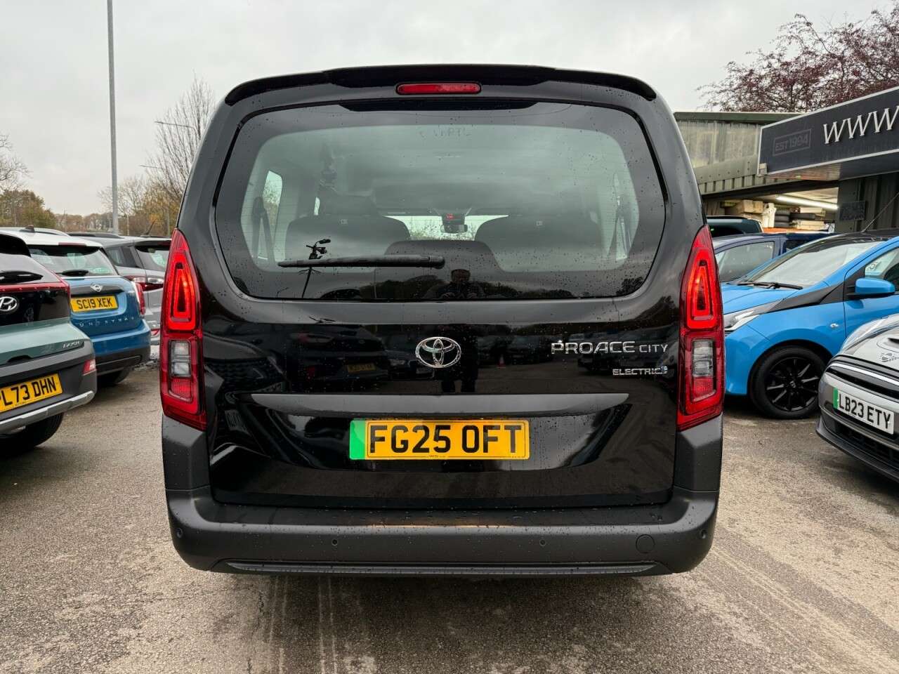 2025 TOYOTA PROACE CITY VERSO 2025 TOYOTA PROACE CITY VERSO