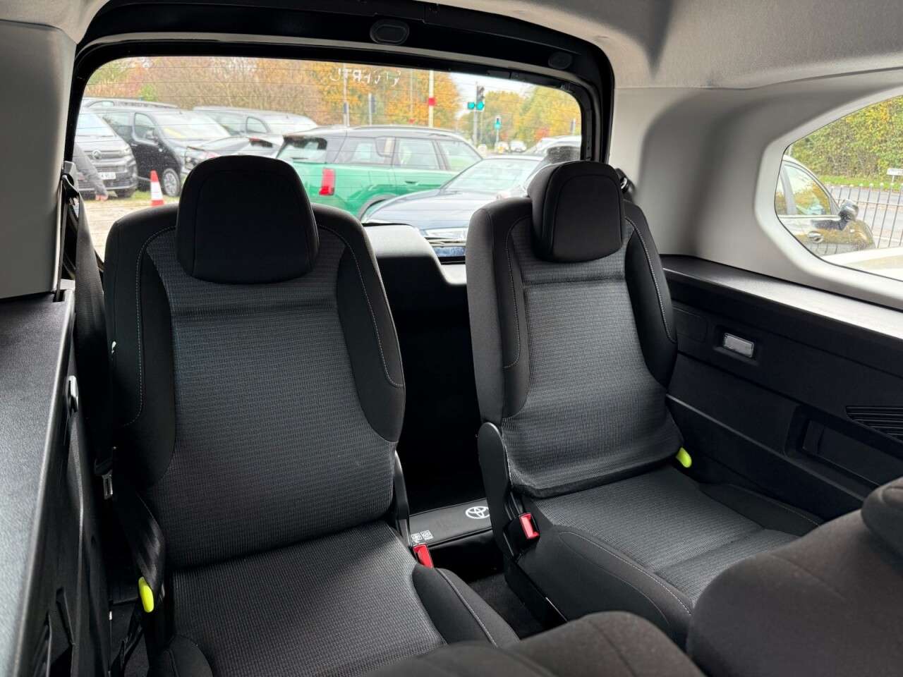 2025 TOYOTA PROACE CITY VERSO 2025 TOYOTA PROACE CITY VERSO