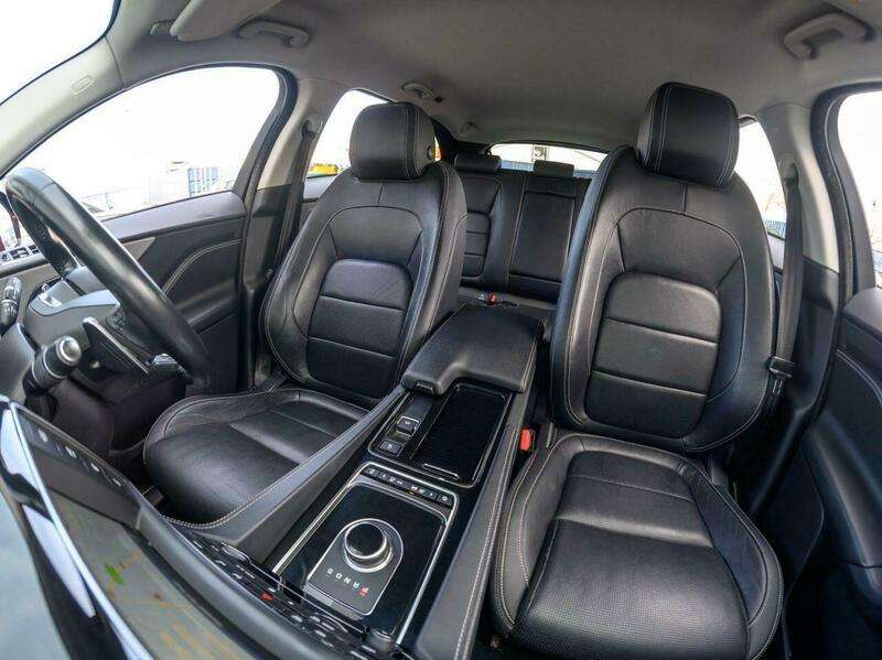 null JAGUAR F-PACE null JAGUAR F-PACE