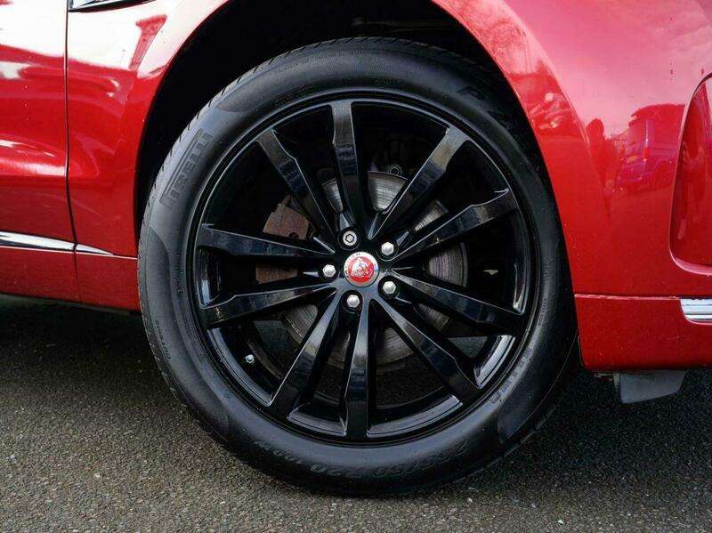 null JAGUAR F-PACE null JAGUAR F-PACE