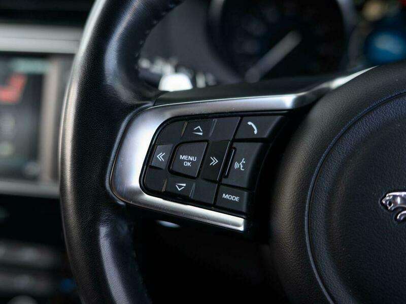 null JAGUAR F-PACE null JAGUAR F-PACE