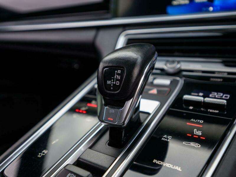2019 PORSCHE PANAMERA 2019 PORSCHE PANAMERA