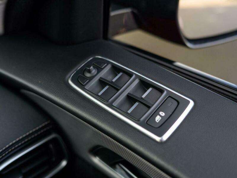 null JAGUAR F-PACE null JAGUAR F-PACE