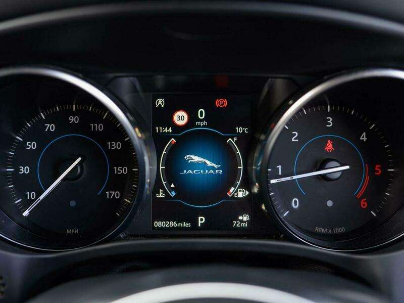 null JAGUAR F-PACE null JAGUAR F-PACE