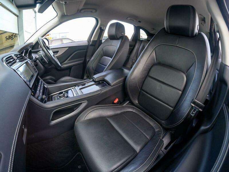 null JAGUAR F-PACE null JAGUAR F-PACE