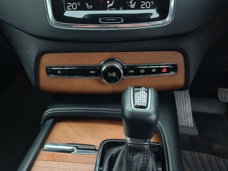 2017 VOLVO XC90 2017 VOLVO XC90