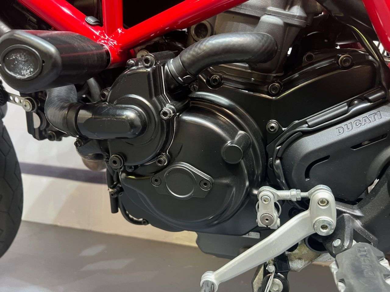 2015 DUCATI HYPERMOTARD 2015 DUCATI HYPERMOTARD