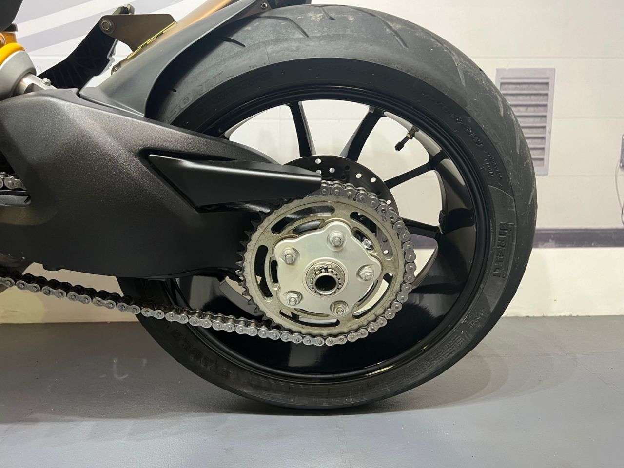 2015 DUCATI HYPERMOTARD 2015 DUCATI HYPERMOTARD