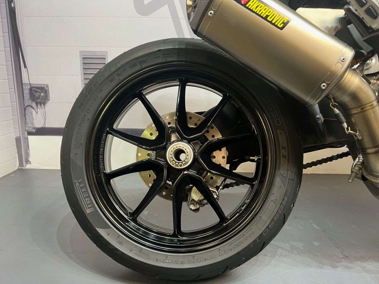 2015 DUCATI HYPERMOTARD 2015 DUCATI HYPERMOTARD