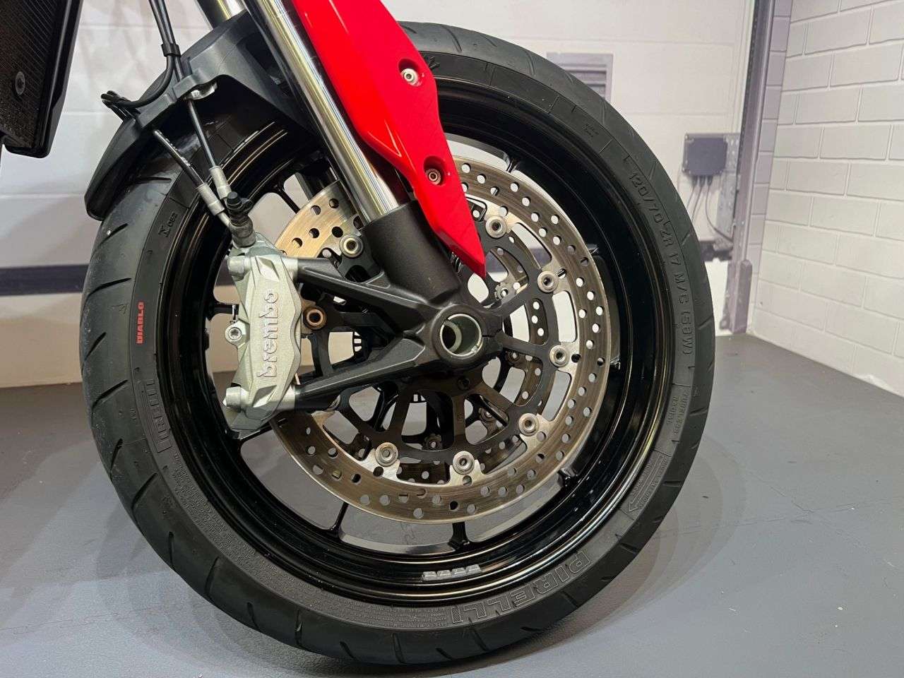 2015 DUCATI HYPERMOTARD 2015 DUCATI HYPERMOTARD