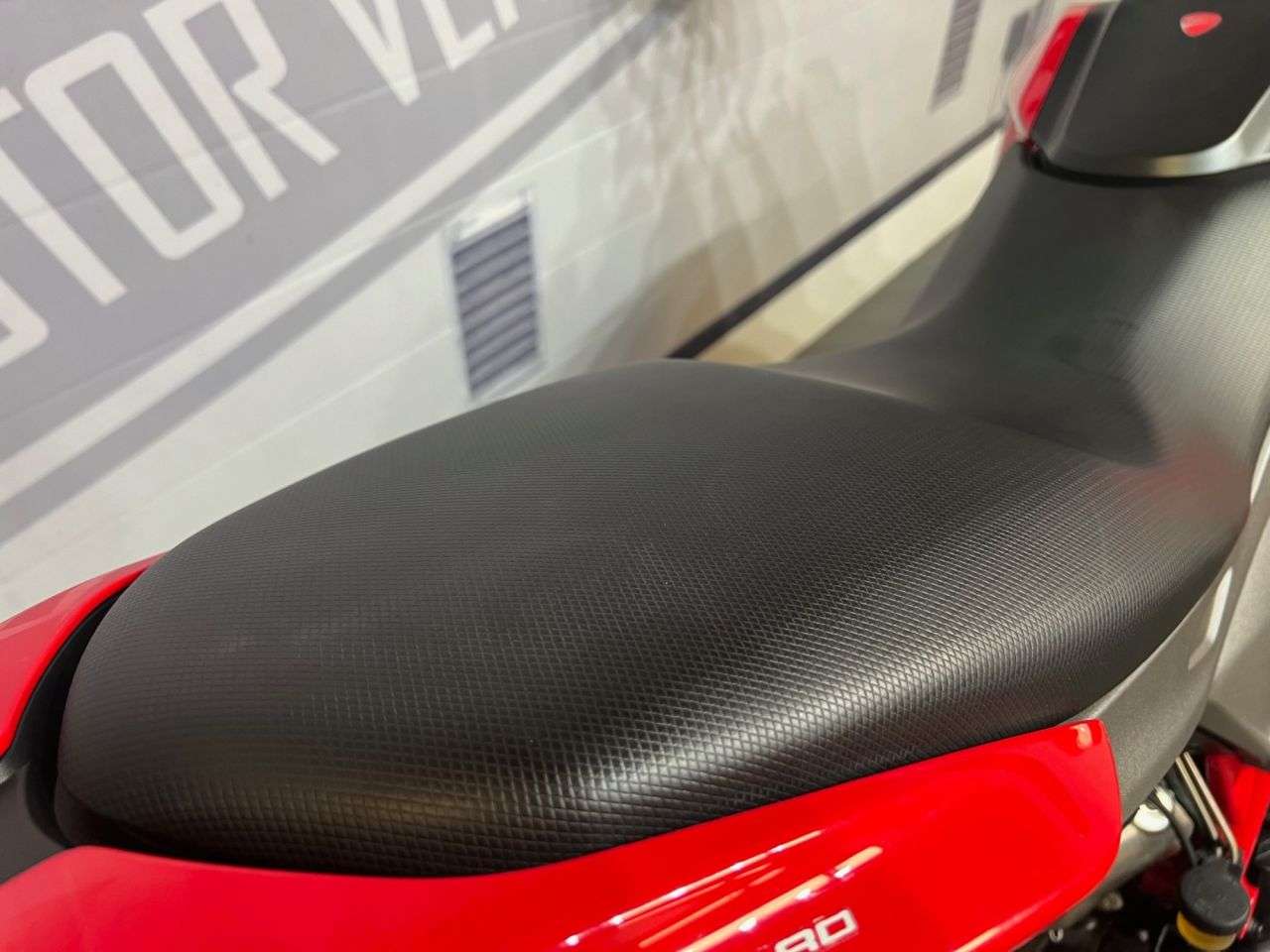 2015 DUCATI HYPERMOTARD 2015 DUCATI HYPERMOTARD