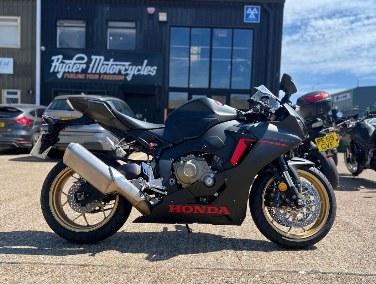 Check out this Honda Cbr1000rr Fireblade 2018 Petrol Manual