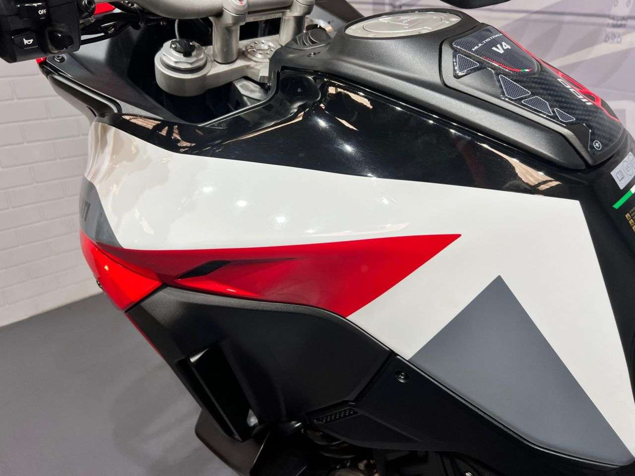 2021 DUCATI MULTISTRADA V4 2021 DUCATI MULTISTRADA V4