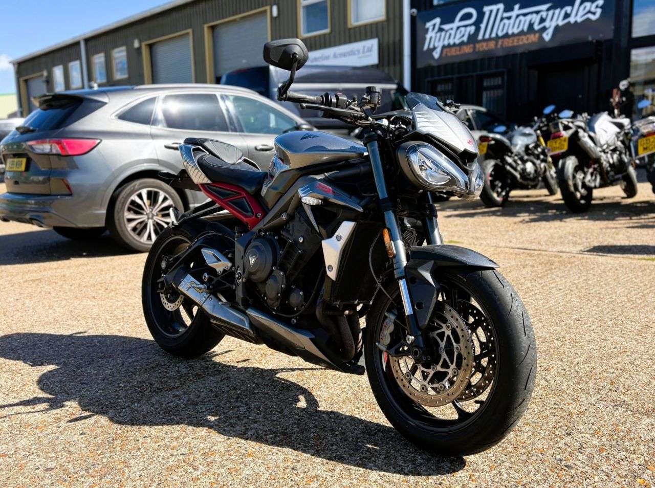 2021 TRIUMPH STREET TRIPLE 765 2021 TRIUMPH STREET TRIPLE 765