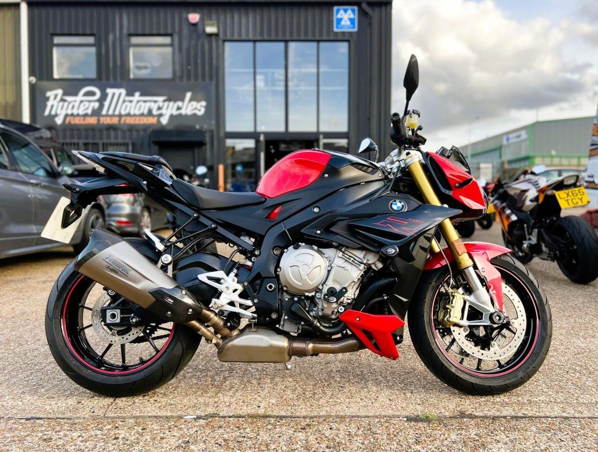 Check out this BMW S 1000 R 2018 Petrol Manual