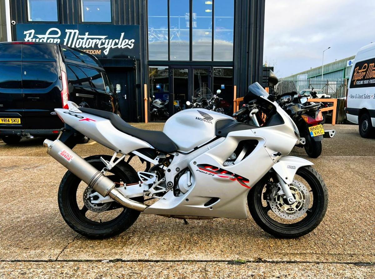 Check out this Honda Cbr600f 2002 Petrol Manual
