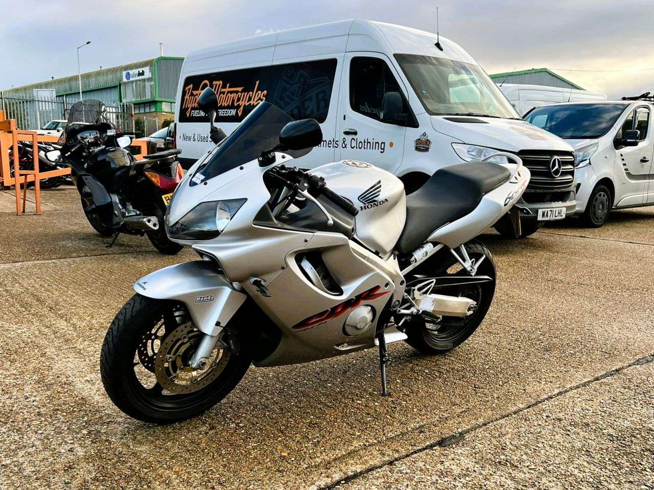 2002 HONDA CBR600F 2002 HONDA CBR600F