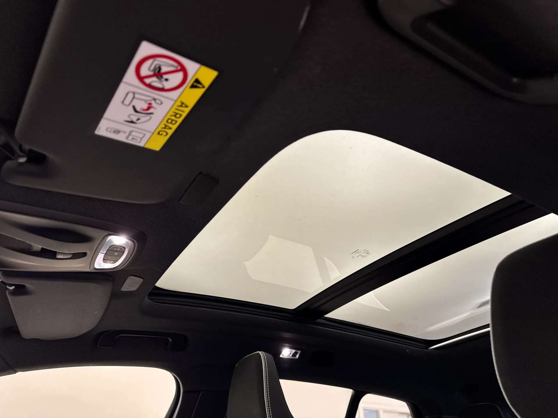 2022 VOLVO XC40 2022 VOLVO XC40