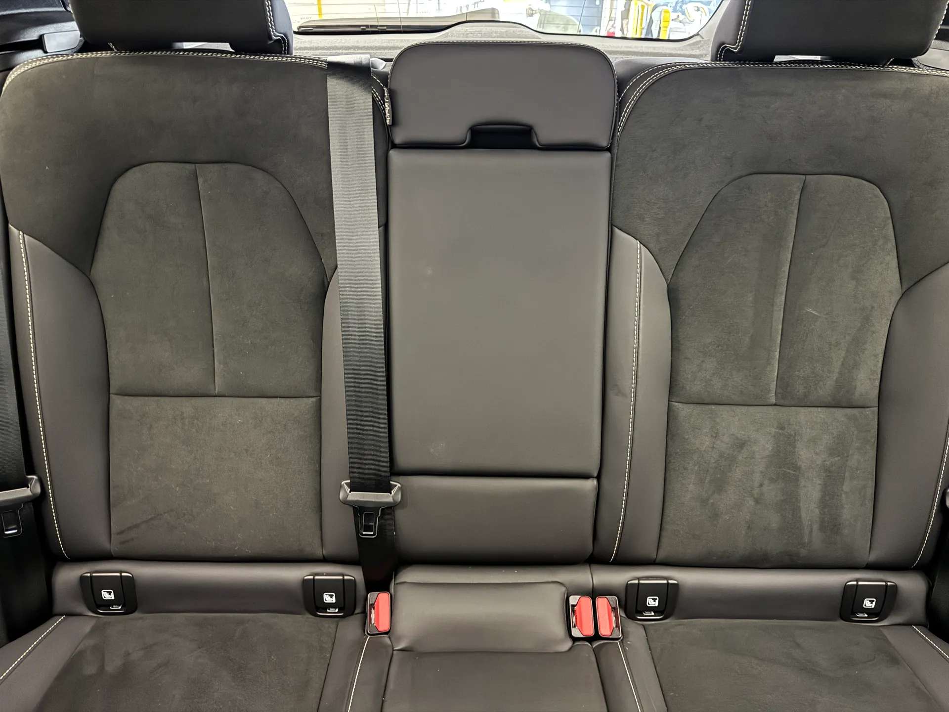 2022 VOLVO XC40 2022 VOLVO XC40