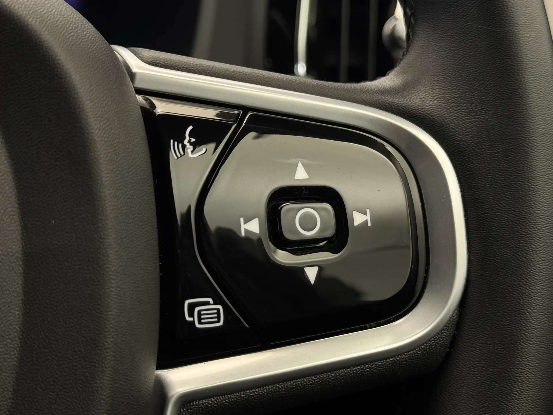 2021 VOLVO XC60 2021 VOLVO XC60