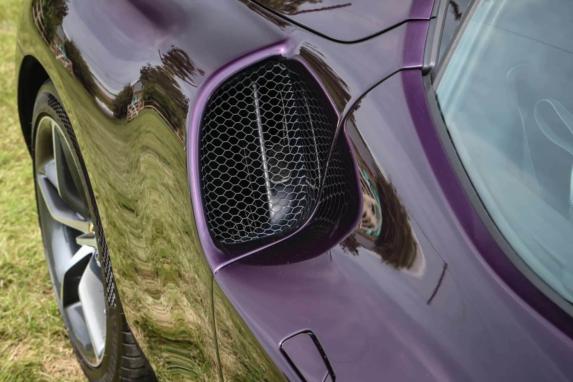 2024 FERRARI 296 GTS S-A 2024 FERRARI 296 GTS S-A