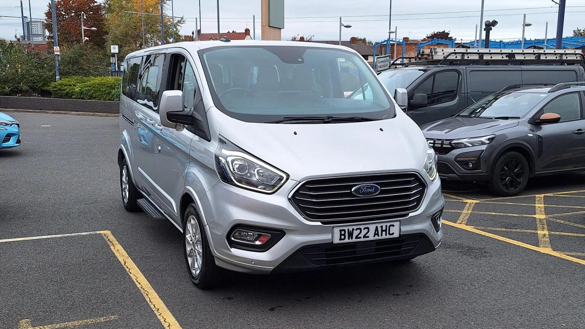 Check out this Ford Tourneo Custom 2022 Hybrid Diesel Manual