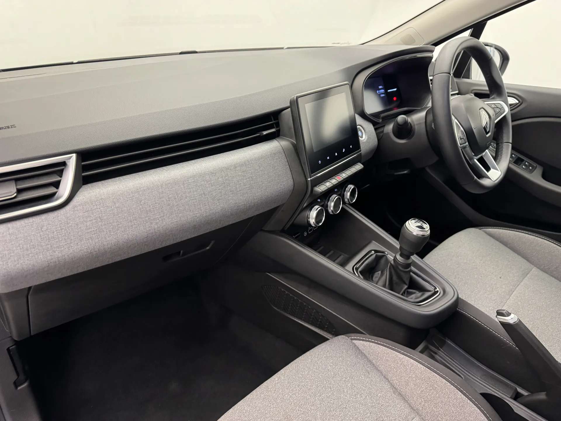 2024 RENAULT CLIO 2024 RENAULT CLIO