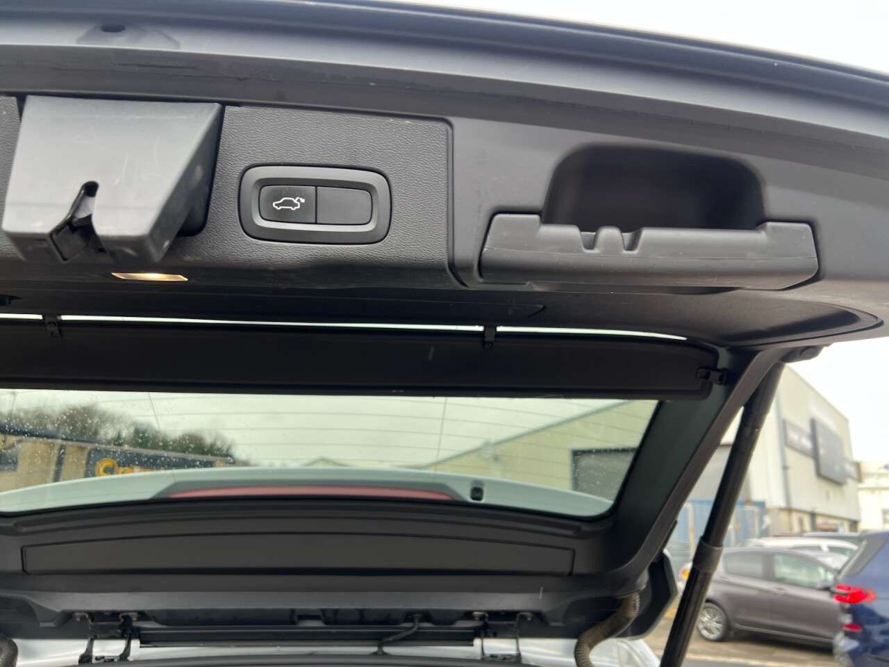 2017 VOLVO XC60 2017 VOLVO XC60