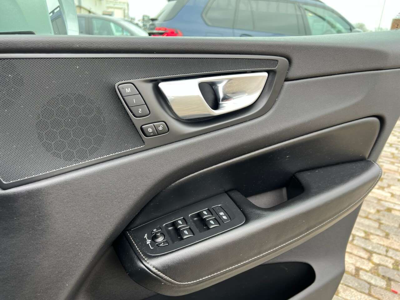 2017 VOLVO XC60 2017 VOLVO XC60