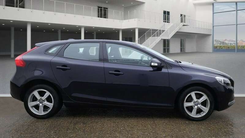 2015 VOLVO V40 2015 VOLVO V40