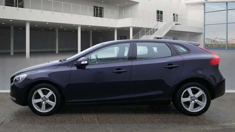 2015 VOLVO V40 2015 VOLVO V40