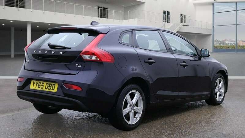 2015 VOLVO V40 2015 VOLVO V40