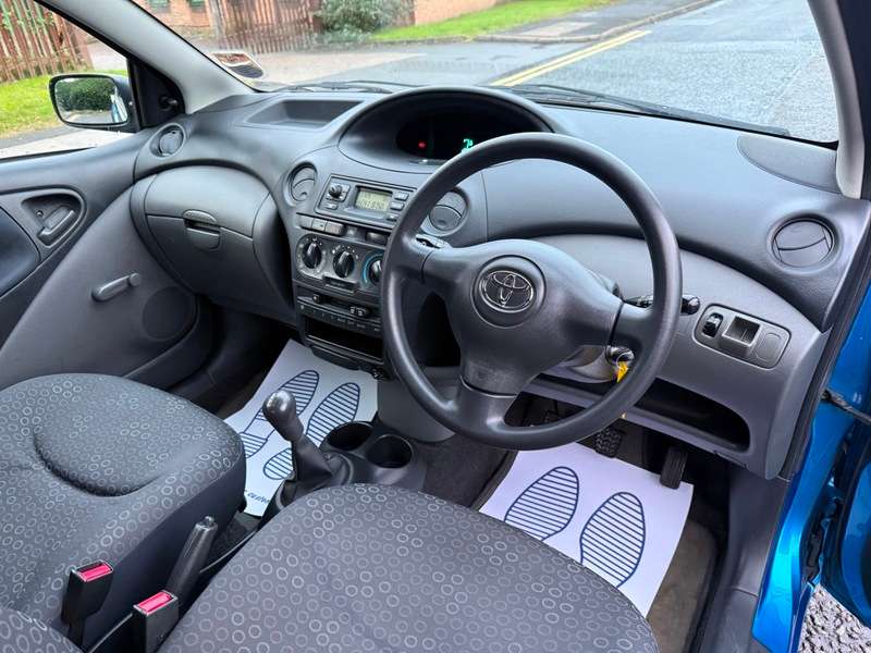 2004 TOYOTA YARIS 2004 TOYOTA YARIS