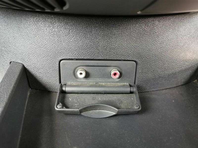 2010 RENAULT CLIO 2010 RENAULT CLIO