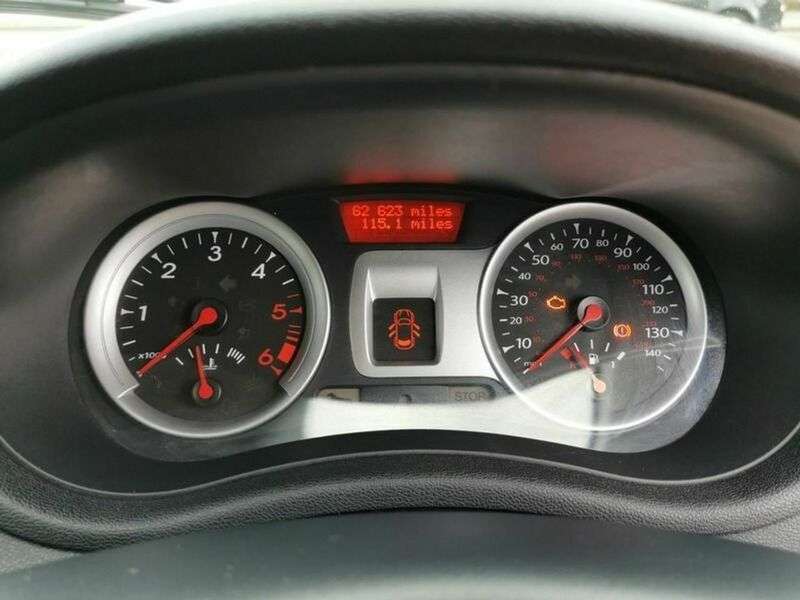 2010 RENAULT CLIO 2010 RENAULT CLIO