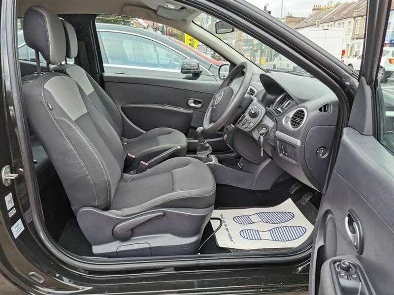 2010 RENAULT CLIO 2010 RENAULT CLIO