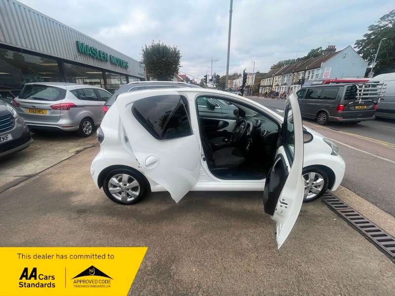 2013 TOYOTA AYGO 2013 TOYOTA AYGO