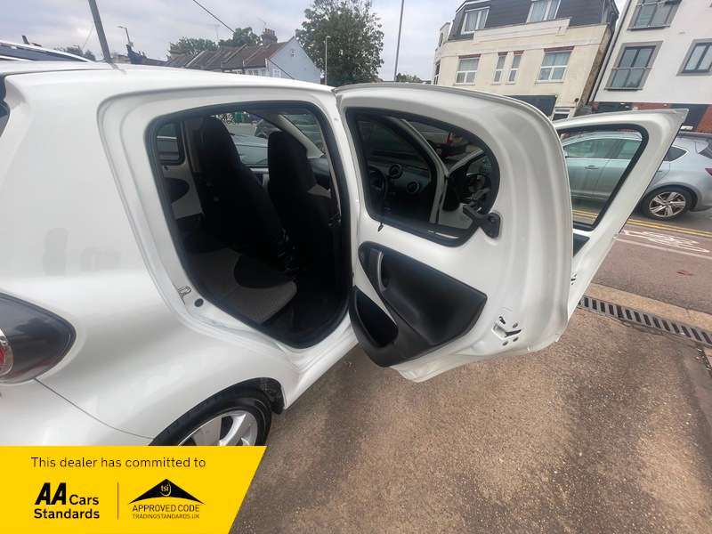 2013 TOYOTA AYGO 2013 TOYOTA AYGO